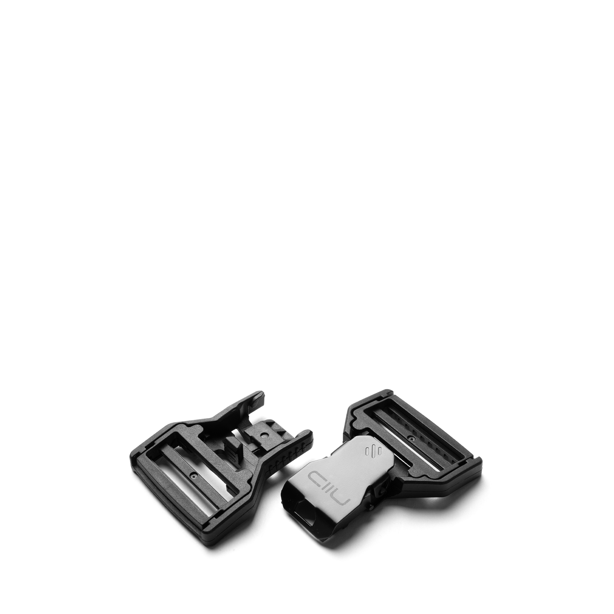 Magnetic buckle